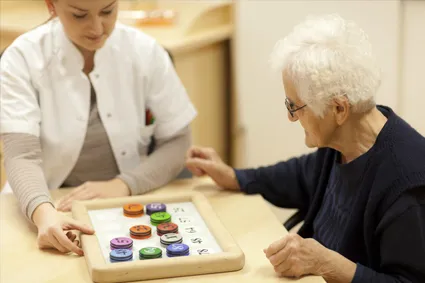 Person utilizing game to improve memory 